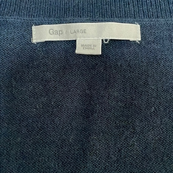 Gap Navy Blue V-Neck Sweater with Striped Sequin Wrist Cuffs - NWOT - Picture 5 of 6